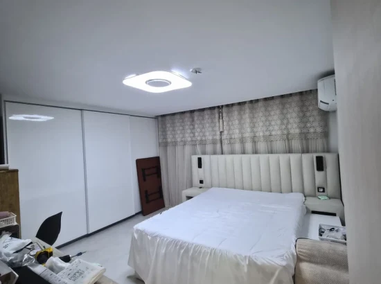 서해구 한국아파트 32평 안방 천장 각목 틀 실크도배 시공 사진